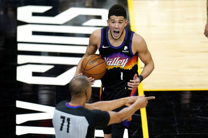 Devin Booker er að gera flotta hluti með Phoenix Suns og er líklegur sem ein af stórstjörnum NBA-deildarnnar næstu árin.