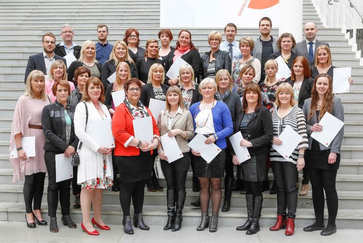 Útskrift úr námi til vottunar fjármálaráðgjafa.