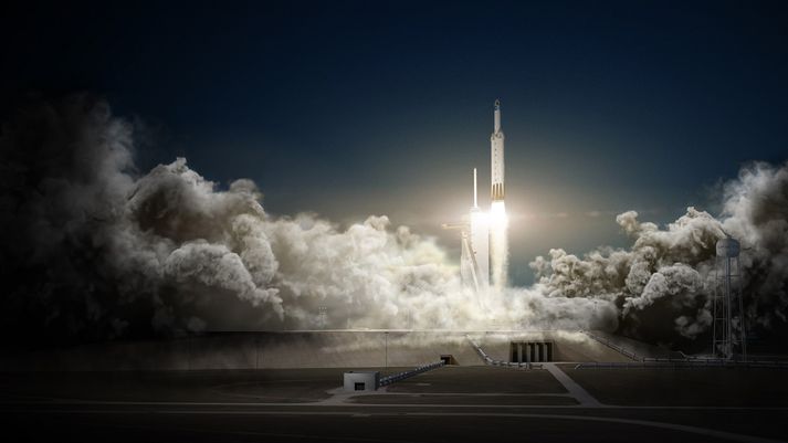 Frá tilraunaskoti Falcon Heavy þegar Stjörnumanninum var skotið út í sólkerfið.