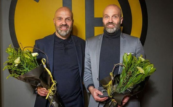 Arnar og Bjarki Gunnlaugssynir með gullmerki sín.