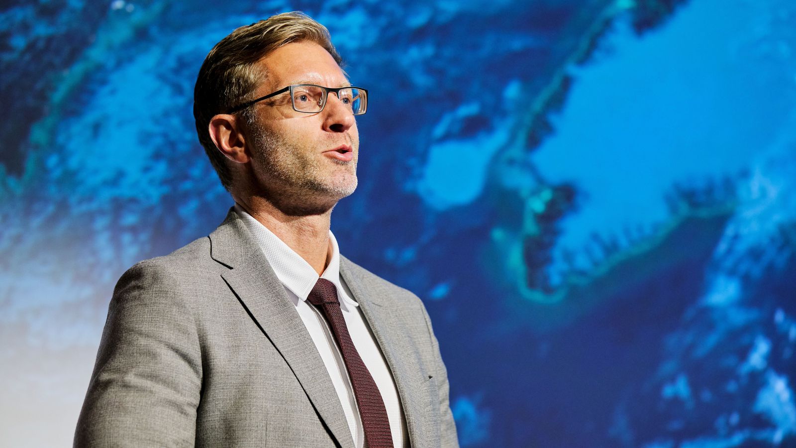 Auknar vaxta­tekjur sagðar „skamm­tíma hval­reki“ sem gangi til baka á næsta ári