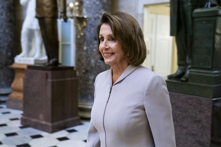 Pelosi býður Trump að fresta stefnuræðu sinni eða senda hana inn skriflega.