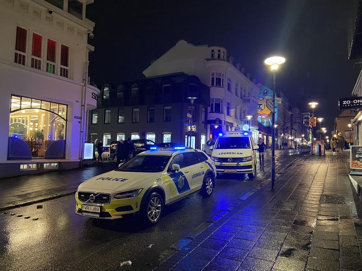 Frá verkefnum lögreglu í miðbæ Reykjavíkur, þó ekki því frá því á fimmtudagskvöldinu 5. október þegar atburðirnir sem frá er greint í þessari frétt áttu sér stað.