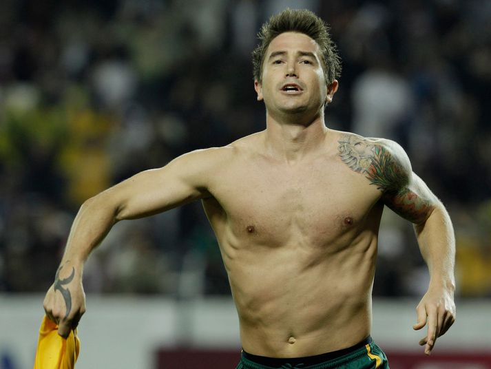 Harry Kewell fagnar sigurmarki sínu.
