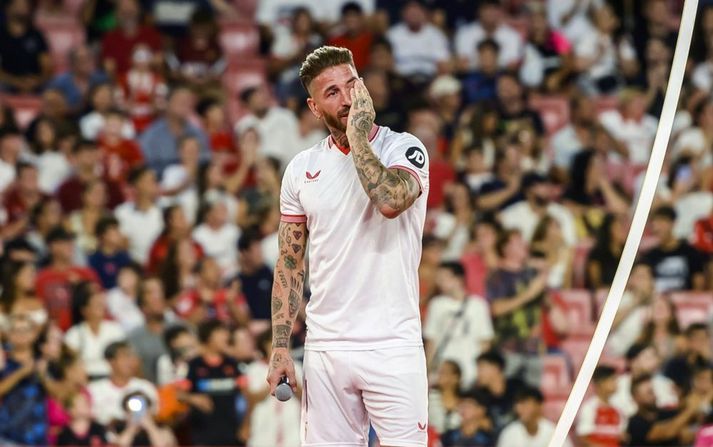  Sergio Ramos þegar hann var tilkynntur sem nýr leikmaður Sevilla átján árum eftir að hann yfirgaf félagið.