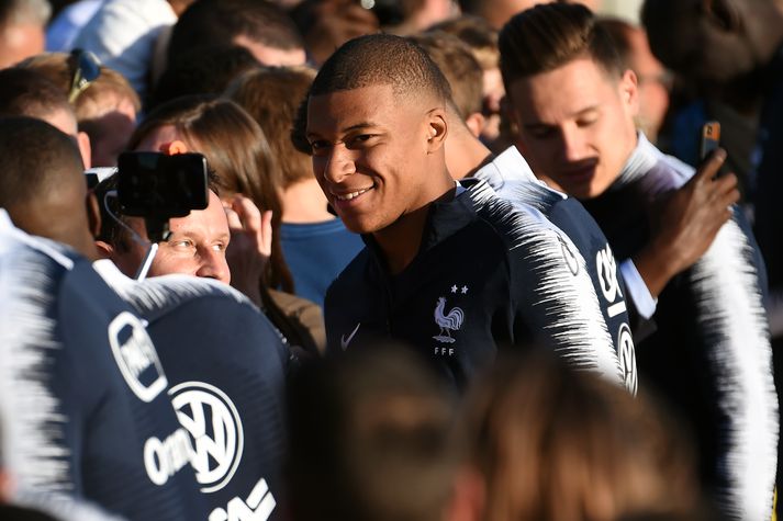 Mbappe á opinni æfingu franska landsliðsins fyrir leikinn gegn Íslandi.