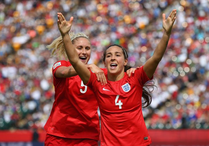 Fara Williams fagnar marki sínu.