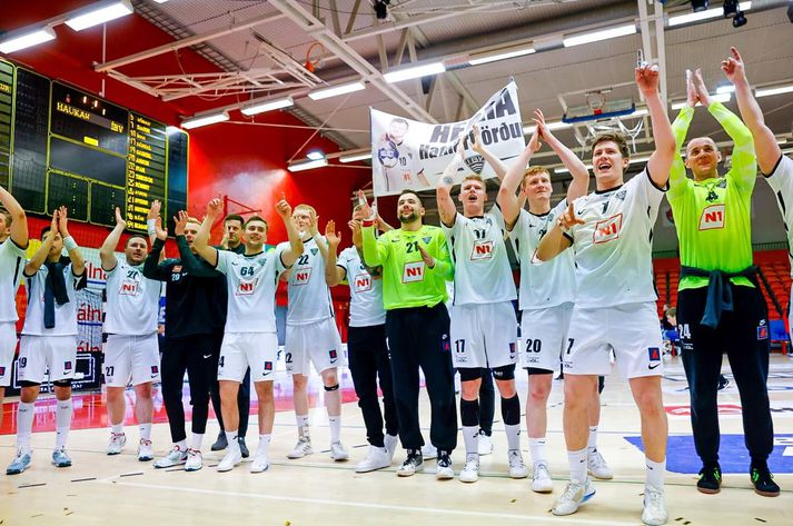 ÍBV er einum sigri frá Íslandsmeistaratitlinum í handbolta.