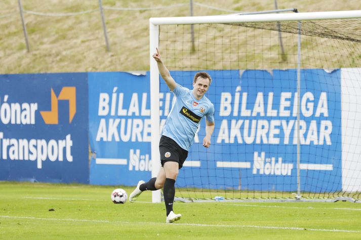 Alex Freyr fagnar eftir að hafa komið KR í 0-1.