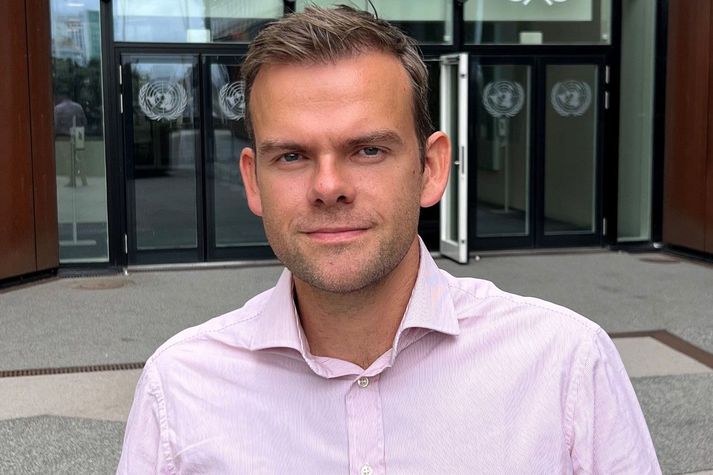 Andreas Hansen fyrir utan skrifstofu WFP í Kaupmannahöfn. 