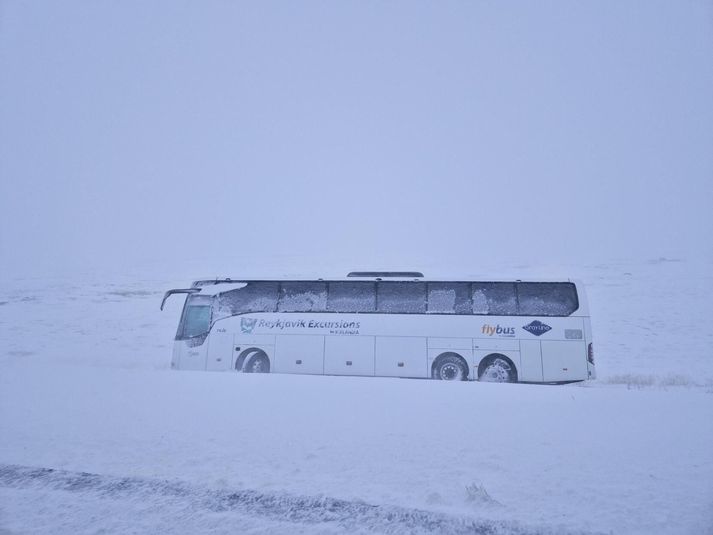 Rútan er nálægt Litlu kaffistofunni.