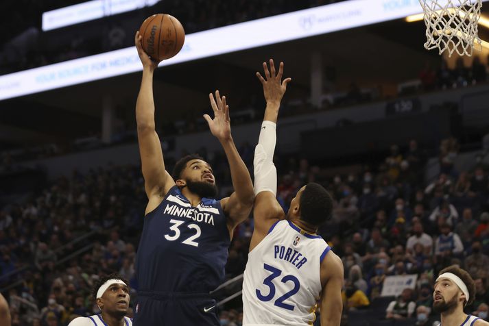 Karl-Anthony Towns fór fyrir liði Minnesota Timberwolves gegn Golden State Warriors.