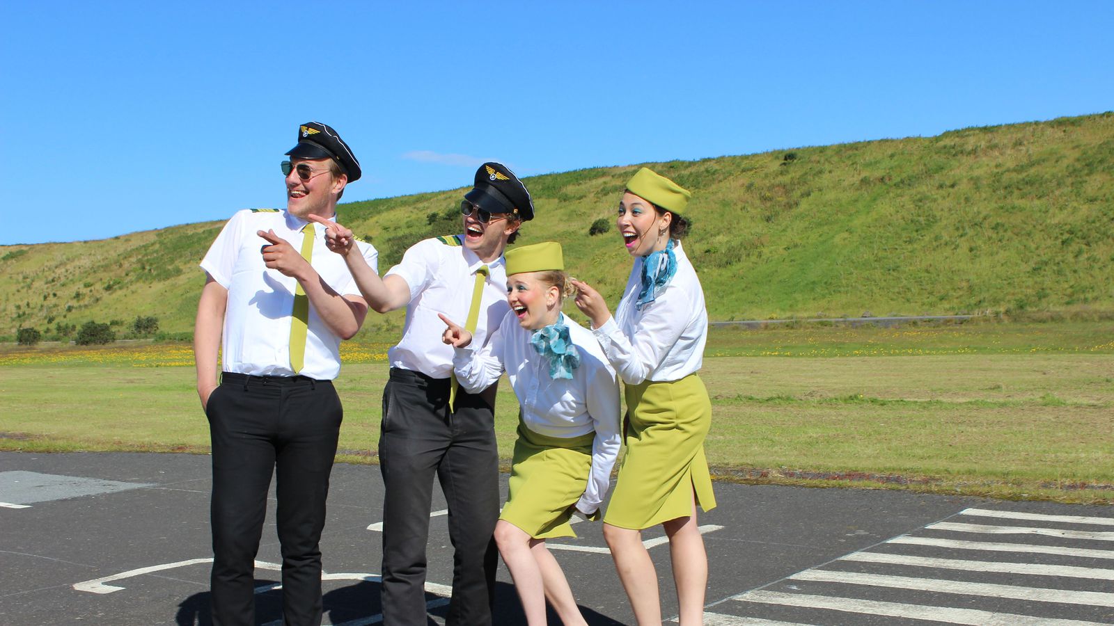 Taka fyrir sam­bönd flug­freyja og flug­manna út frá sögum úr bransanum
