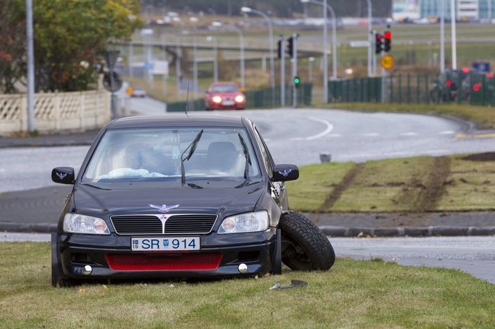 Það getur verið snúið að aka um hringtorg hér á landi. Hér hefur einn óheppinn farið yfir Melatorg en þar eiga erlendir ökumenn sök á 26 prósentum slysa.