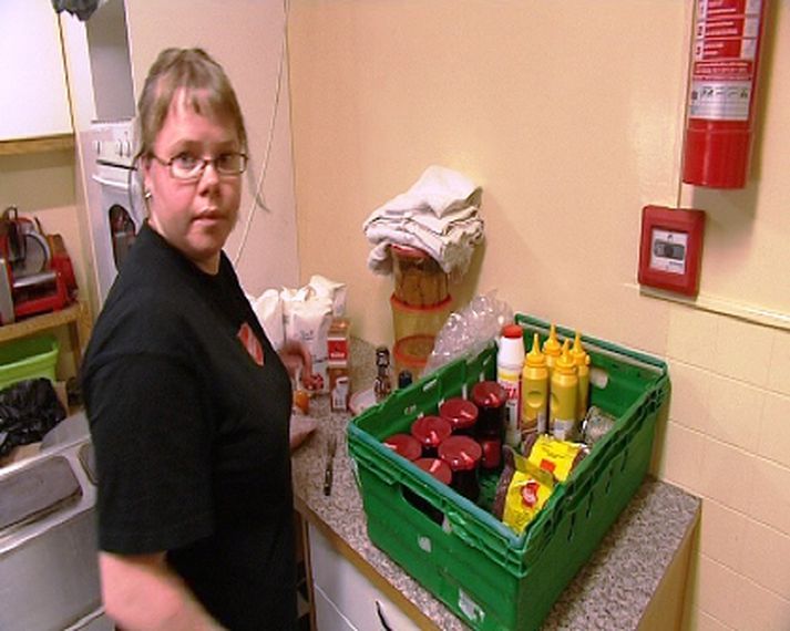 Sjálfboðaliðar hjá Hjálpræðishernum eru löngu byrjaðir að undirbúa kvöldið.