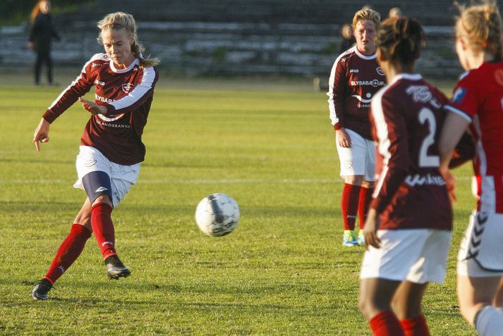 Dagný Brynjarsdóttir í vínrauðu Selfosstreyjunni