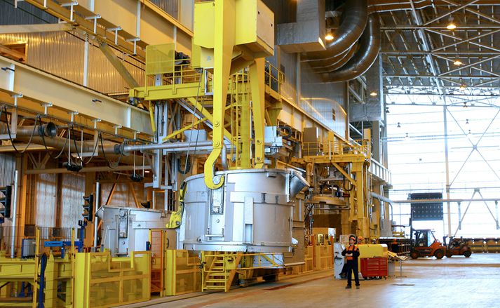 Samninganefnd AFLs starfsgreinafélags hefur frestað verkfalli undirverktaka hjá Alcoa Fjarðaáli um átta sólarhringa. Svo virðist sem ákveðinn skriður sé kominn á viðræðurnar. Munum nýta tímann vel, segir Sverrir Már Albertsson hjá AFL.