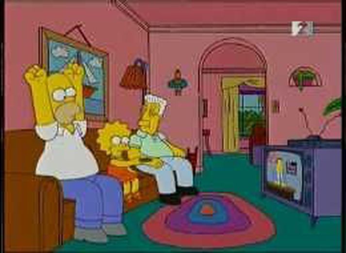 Aðdáendur Simpsons fjölskyldunnar geta horft á íslensku útgáfuna á Stöð 2 Sirkus í kvöld.