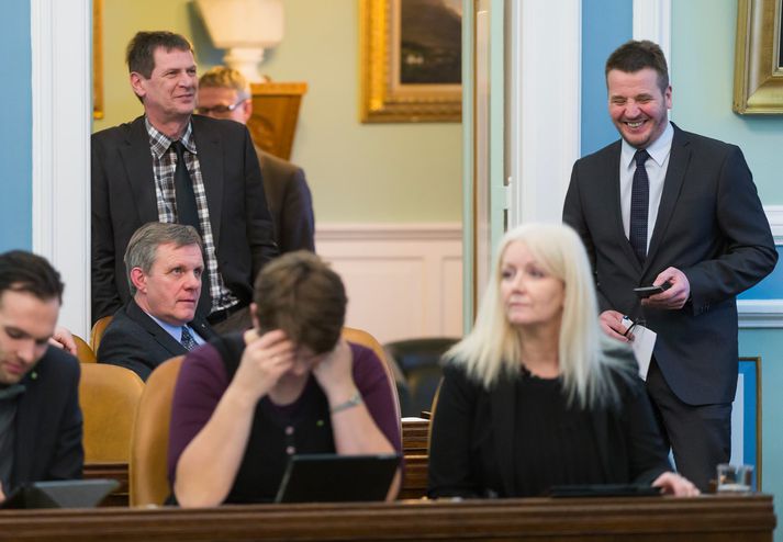 Brynjar Níelsson á góðri stundu í þingsal ásamt skellihlæjandi Guðlaugi Þór Þórðarsyni.