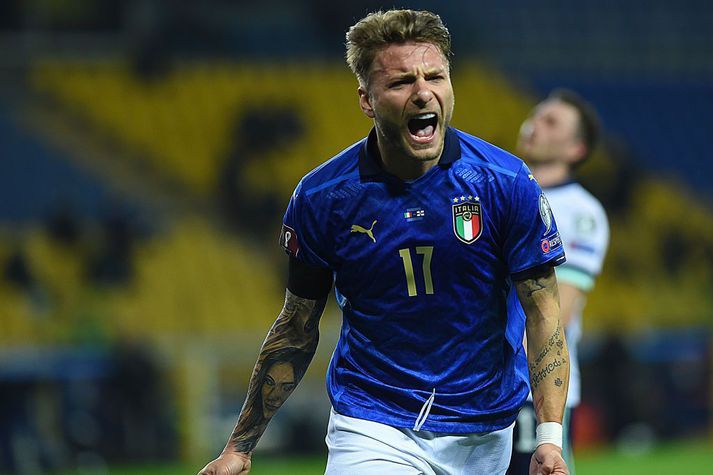 Ciro Immobile fagnar marki gegn Norður-Írlandi í mars.