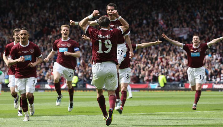 Hearts fagna.