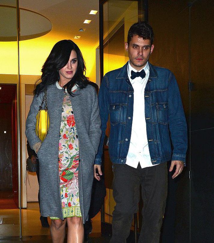 Katy og John vilja fjölga mannkyninu.