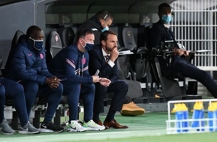 Southgate á hliðarlínunni í gær.