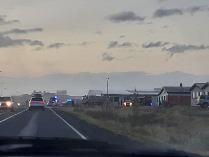 Brunavarnir Rangárvallasýslu sendu slökkviliðsmenn á staðinn.