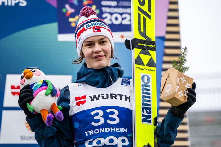 Anna Odine Ström strunsaði í burtu eftir að hún var dæmd úr leik og ræddi ekki við fjölmiöla. 