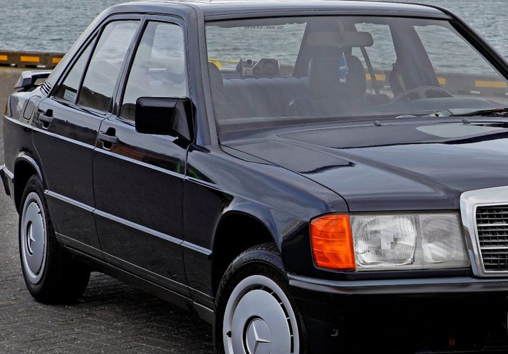 Það var bíll af gerðinni Benz sem var affelgaður.