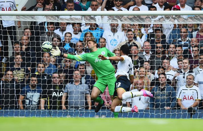 Chadli skallar og Green kemur engum vörnum við