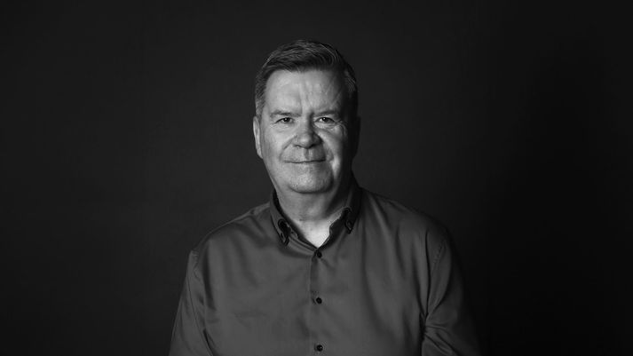 „Það má segja að hugmyndirnar að þessum sögum hafi kviknað þegar ég fór sem skiptinemi til Heildelberg í Þýskalands eftir stúdentspróf árið 1983,“ segir Steindór Ívarsson um skáldsöguna Sálarangist sem kom út nýlega. Hún er önnur skáldsagan í seríu, sem nefnd hefur verið Sálarserían hjá Storytel, og fjallar um eldra fólk sem lendir í þeirri aðstöðu að þurfa að flytja á hjúkrunarheimili.
