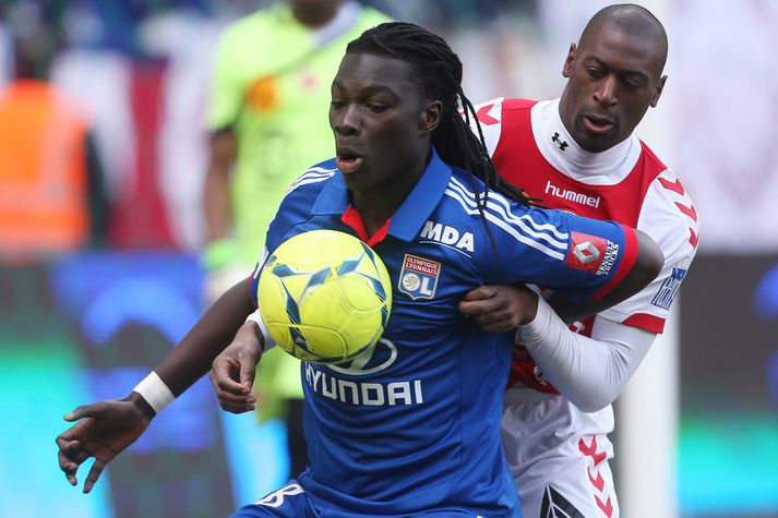 Bafetimbi Gomis í leik með Lyon.