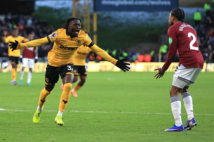 Hinn átján ára gamli Mateus Mane innsiglaði sigur Wolverhampton Wanderers með þriðja marki liðsins og fagnaði því líka vel.