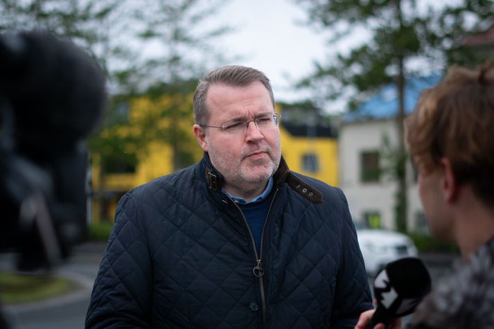 Jóhannes Þór Skúlason, framkvæmdastjóri Samtaka ferðaþjónustunnar, gefur plani ríkisstjórnarinnar um hækkun virðisaukaskatts á baðlón algjöra falleinkunn. Allt traust milli atvinnugreinarinnar og ríkisstjórnarinnar sé brostið ef af þessum fyrirtætlunum verður. 