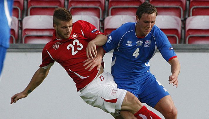 Eggert Gunnþór verður ekki í vandræðum með að finna sér nýtt félag ákveði hann að yfirgefa herbúðir Hearts.