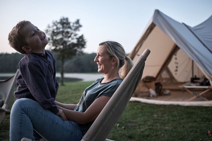 Glamping hefur orðið að stórri tískubylgju þar sem sífellt fleiri kjósa nútímaútilegu með þægindum.
