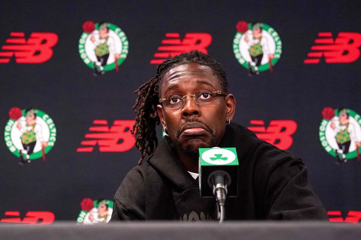 Jrue Holiday hefur spilað sinn síðasta leik fyrir Boston Celtics og félagið sparar sér milljarða með því að losa sig við hann.