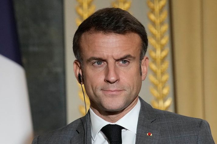 Macron sagði eftirsjá eftir heilbrigðisráðherranum, sem sagði af sér í mótmælaskyni við frumvarpið, en að maður kæmi í manns stað.