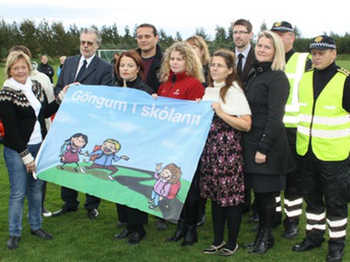 Ráðherra sagði nokkur orð þegar átakið var sett í dag. Mynd/ Samgönguráðuneytið.