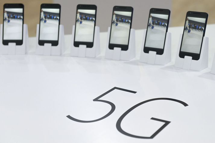 Snjallsímar með prufuútgáfu 5G farsímanettengingar voru til sýnis á farsímasýningu í Barcelona í febrúar.