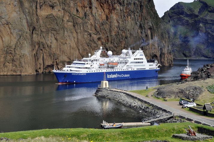 Skemmtiferðaskipið Ocean Diamond siglir alls átta sinnum hringinn í kringum landið í sumar.