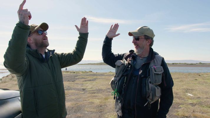 Feðgarnir Heiðar Valur og Atli Bergmann eru með skemmtilegustu veiðimönnum landsins. Sonurinn segir að pabbi sinn sé kallaður Rót vandans.