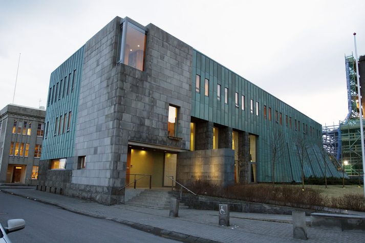 Maðurinn var úrskurðaður í áframhaldandi gæsluvarðahald á mánudaginn.