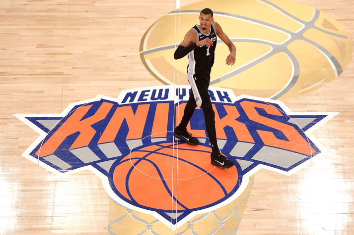 Victor Wembanyama átti stórleik þegar San Antonio Spurs unnu New York Knicks í Madison Square Garden.