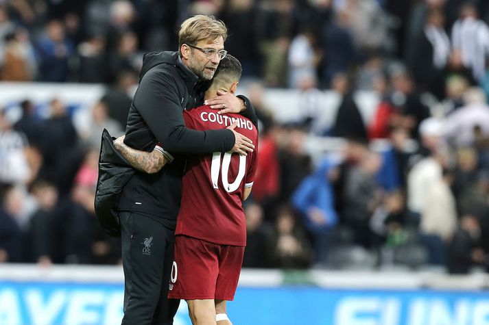 Jürgen Klopp, knattspyrnustjóri Liverpool, er örugglega með flest faðmlög knattspyrnustjóra í deildinni síðan að hann tók við.