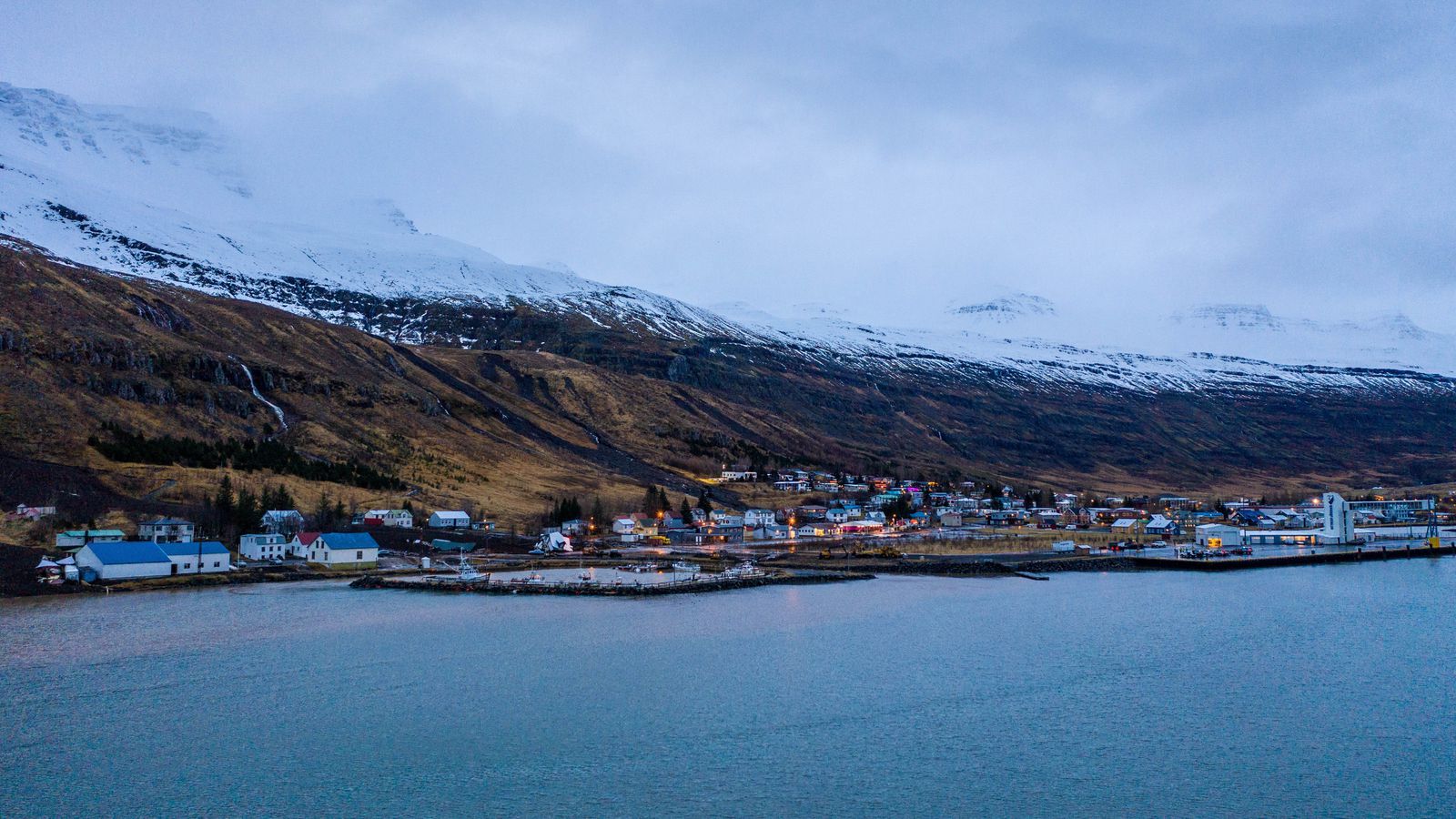 Skoða að koma á ferjusamgöngum milli Skot­lands og Seyðis­fjarðar