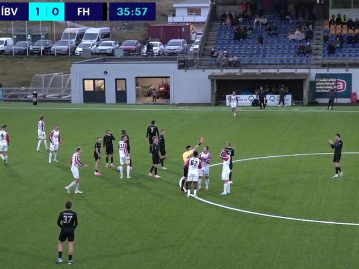 Bjarki Björn Gunnarsson trúði vart eigin augum þegar gula spjaldið fór tvisvar á loft og það rauða þar með í kjölfarið.