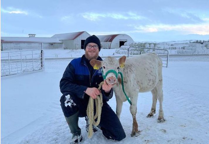 Ísak er kúabóndi á Ósabakka í Skeiða- og Gnúpverjahrepp.