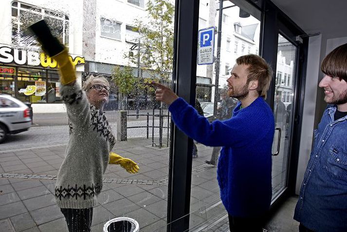 Svavar og Berglind standa vaktina í Havarí.FréttablaÐið/Valli